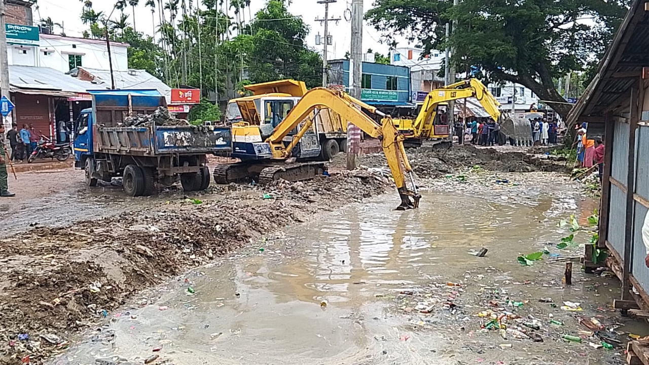 সিটি করপোরেশনের উদ্যোগে খাল পুনরুদ্ধার