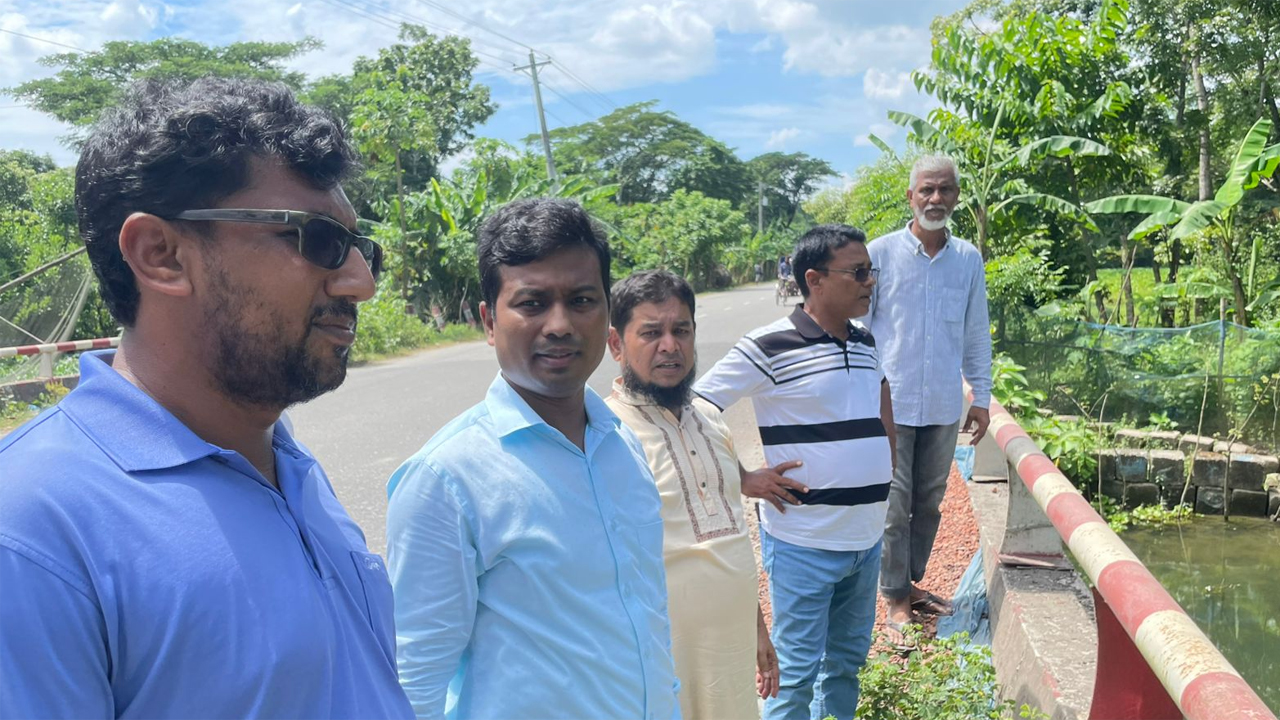কালভার্ট ও খাল খননে বিএডিসির প্রকৌশলী