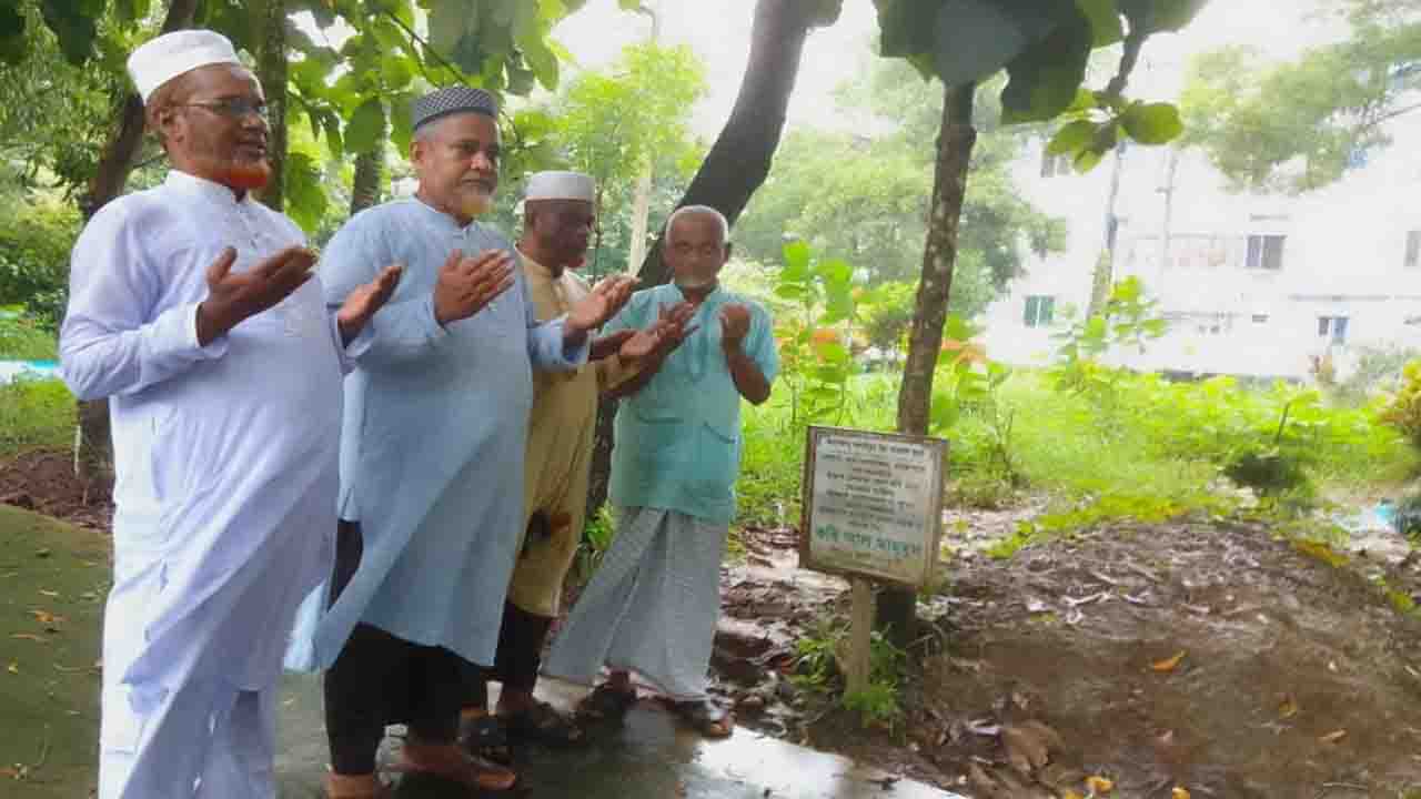 কবি আল মাহমুদের কবর জিয়ারত