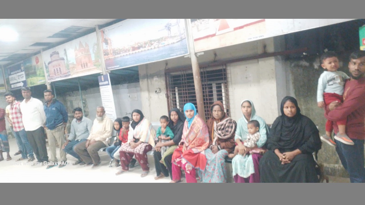 বেনাপোল দিয়ে বিশেষ ট্রাভেল পারমিটে দেশে ফিরলো ২৪ জন নারী-পুরুষ ও শিশু