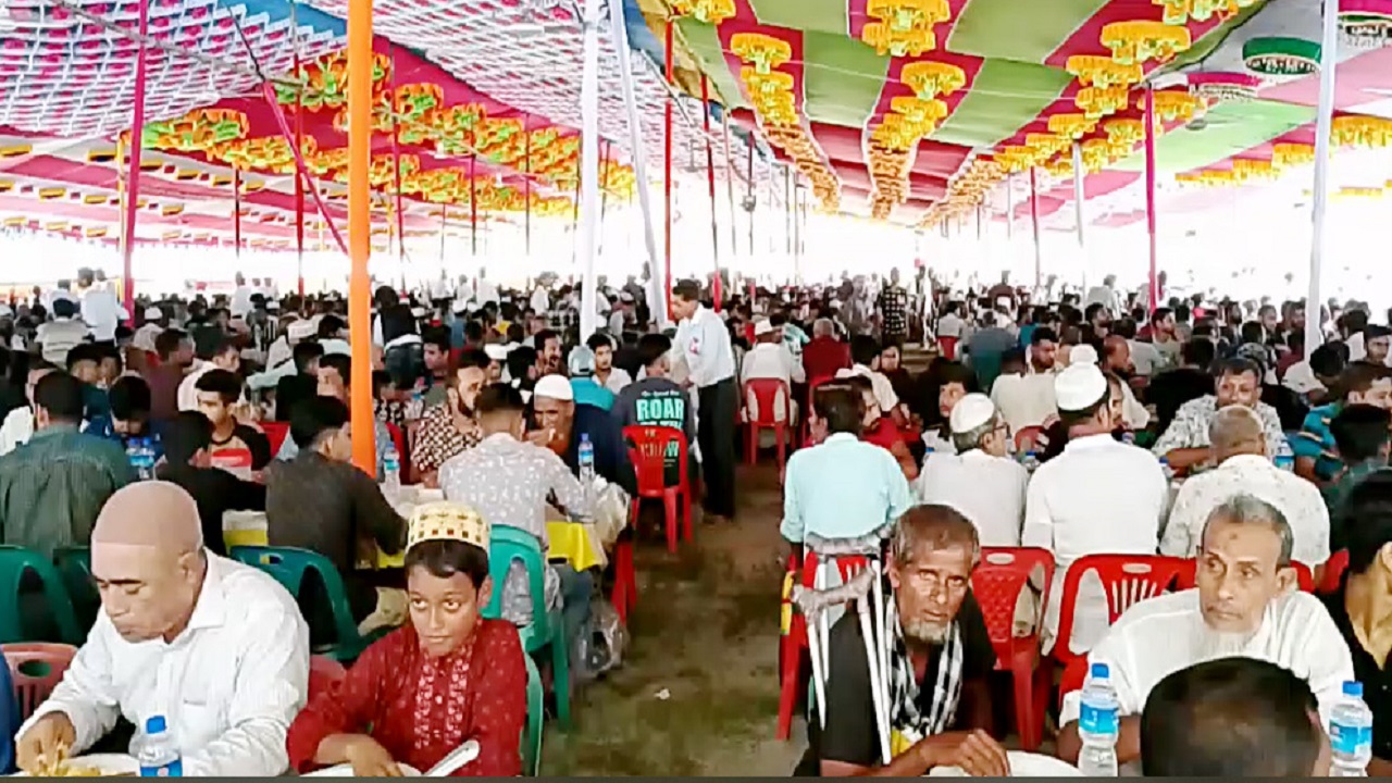 ভান্ডারিয়ায় ১০ হাজার মানুষের জন্য মেজবান