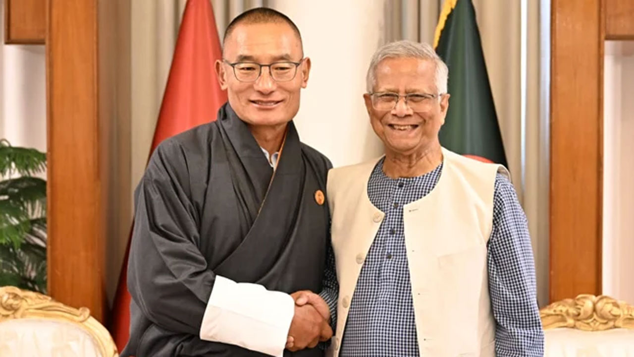 প্রধান উপদেষ্টার সাথে সৌজন্য সাক্ষাৎ করেছেন ভুটানের প্রধানমন্ত্রী