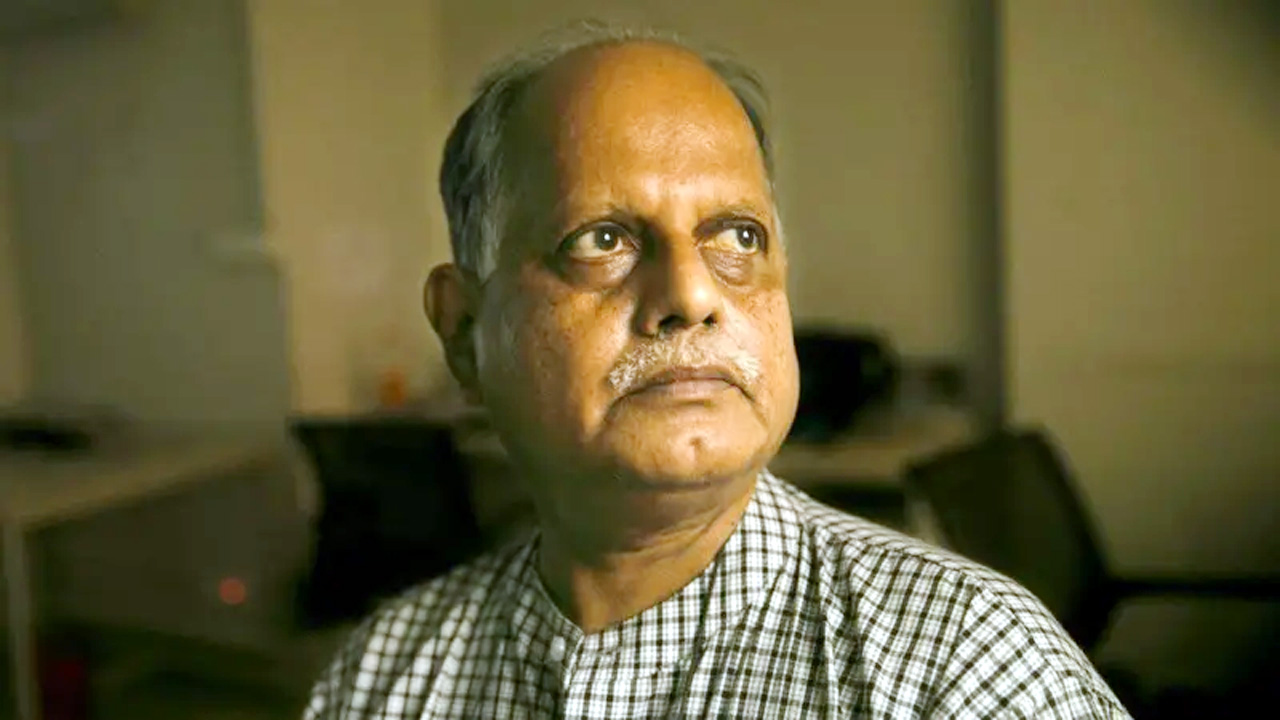 প্রবীণ সাংবাদিক ও কলাম লেখক বিভুরঞ্জন সরকার