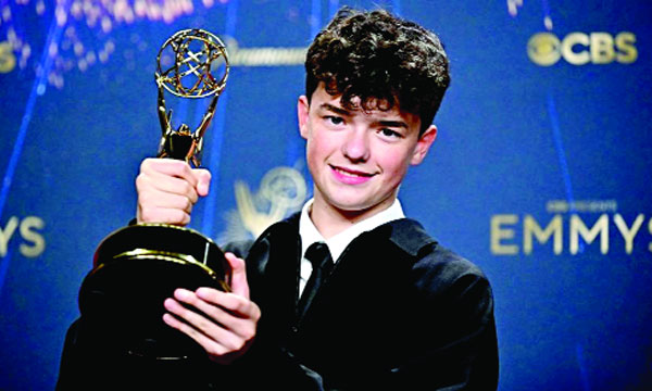 ৭৭তম এমিতে ইতিহাস গড়ল ‘অ্যাডোলেসেন্স’ কিশোর