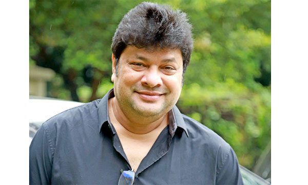 তিনযুগ ধরে স্টেজ শো’তে অনবদ্য রবি