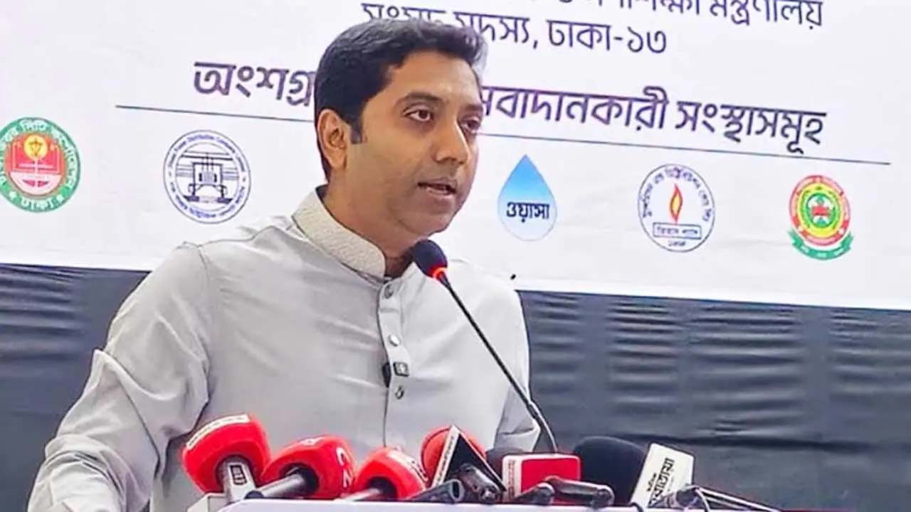 মোহাম্মদপুর সূচনা কমিউনিটি সেন্টারে উন্মুক্ত টাউন হল সভায় প্রতিমন্ত্রী ববি হাজ্জাজ