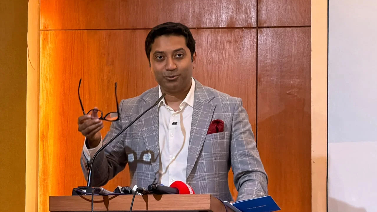 কর্মশালায় বক্তব্য দেন প্রাথমিক ও গণশিক্ষা প্রতিমন্ত্রী ববি হাজ্জাজ