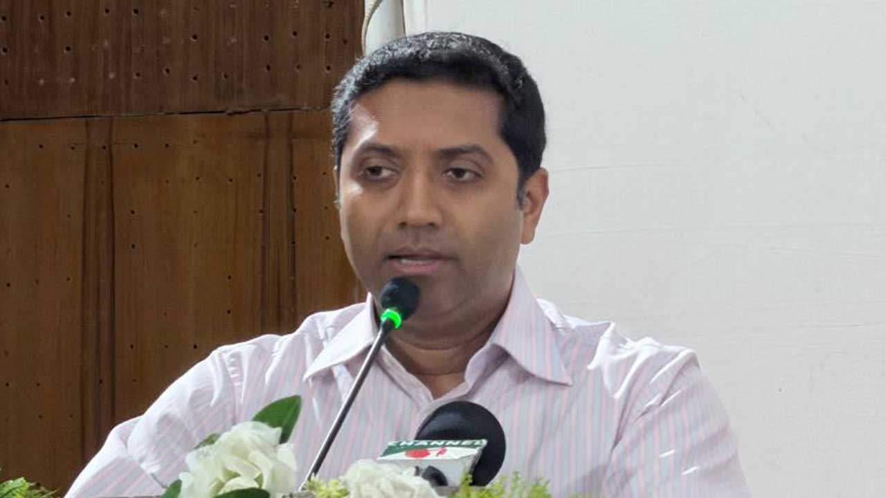 আলোচনা সভায় প্রাথমিক ও গণশিক্ষা প্রতিমন্ত্রী ববি হাজ্জাজ