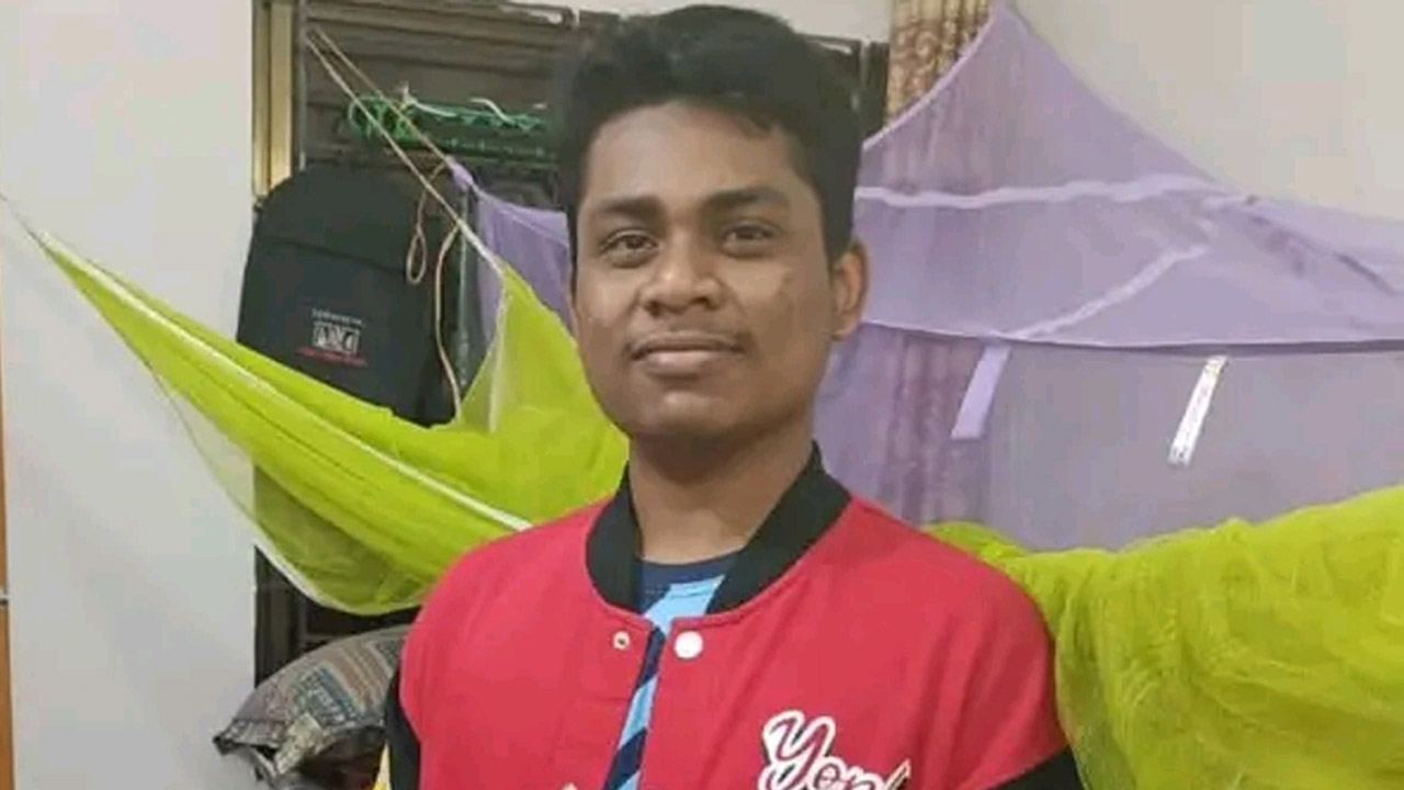 ৭ পাবলিক বিশ্ববিদ্যালয়ে চান্স পেয়েছেন পঞ্চগড়ের অমৃত রায়