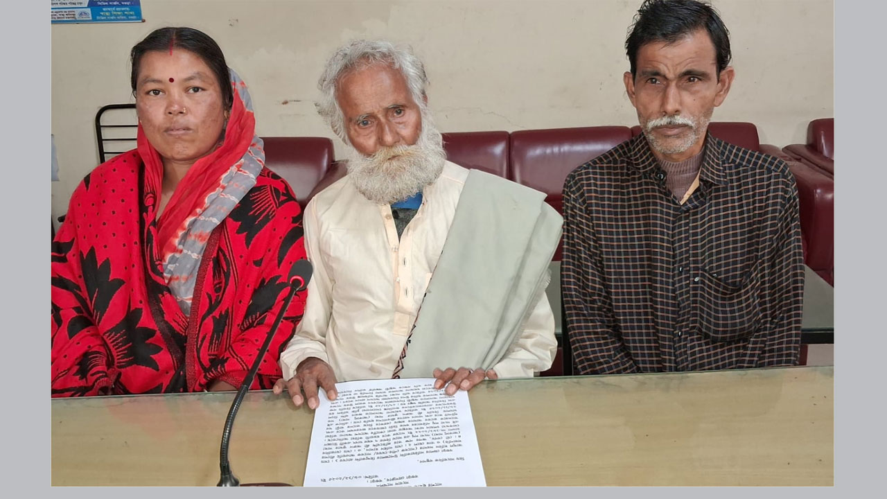 সারিয়াকান্দিতে আওয়ামী পরিবারের হামলা ও লুটপাটে আশ্রয়হীন হিন্দু পরিবার