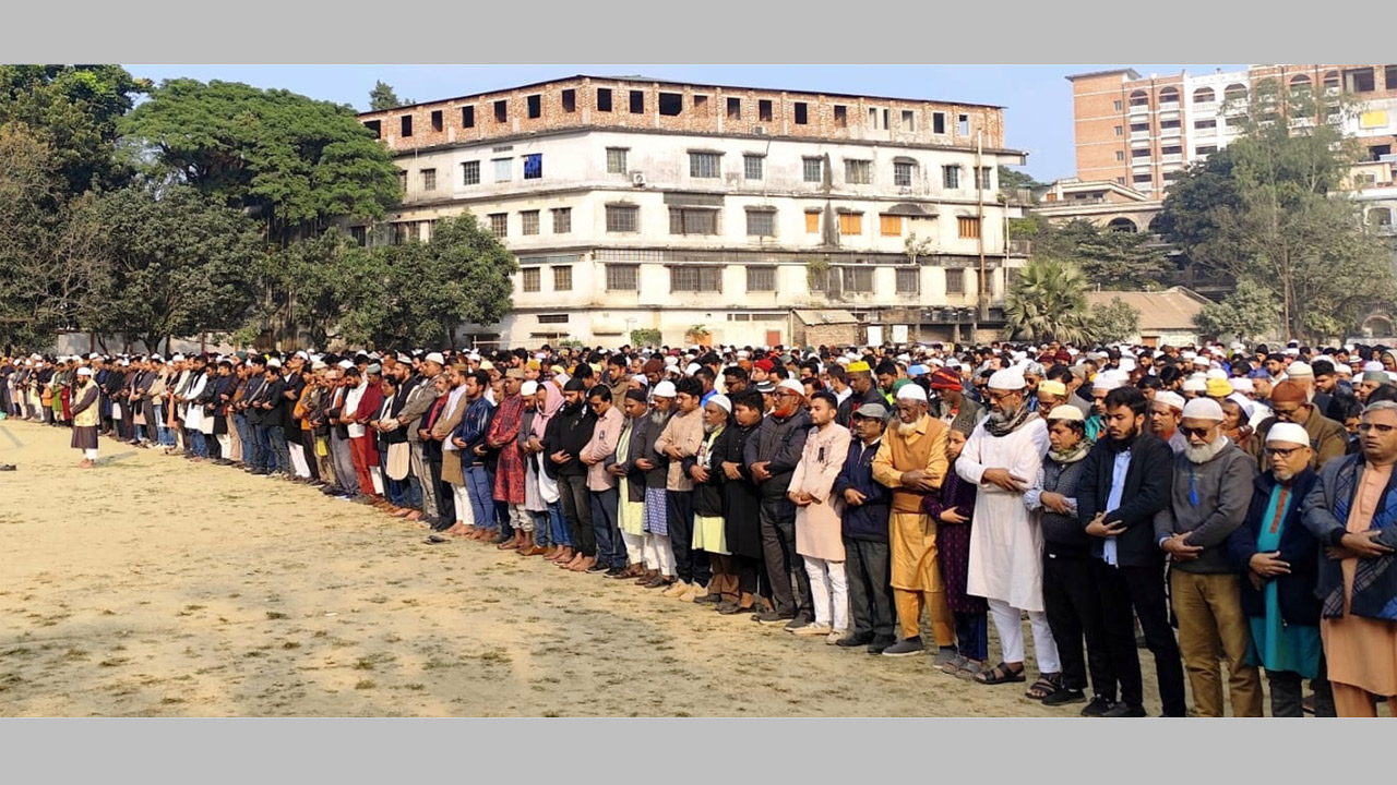 বগুড়ায় খালেদা জিয়ার গায়েবানা জানাজায় শত শত মুসল্লির জমায়েত