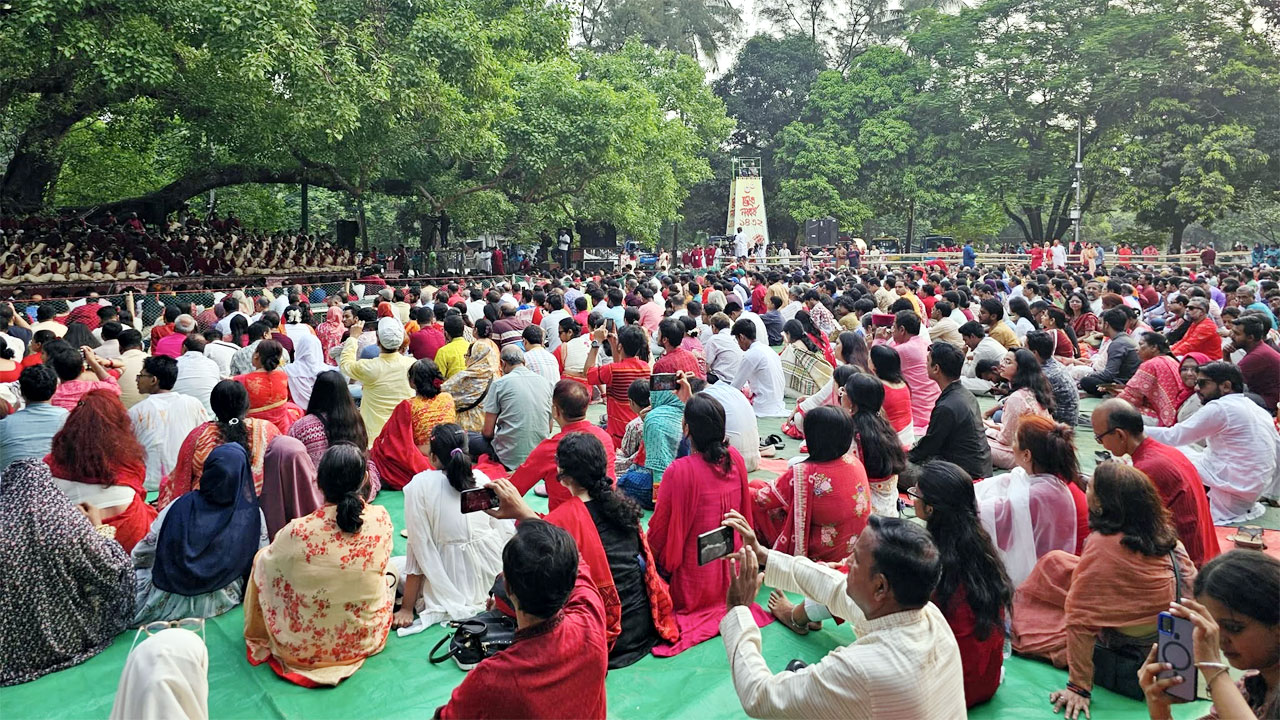 রমনার বটমূলে ছায়ানটের নতুন বর্ষবরণ অনুষ্ঠান