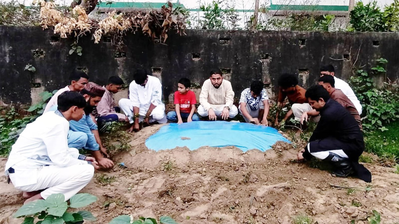 ‘ব্রাহ্মণবাড়িয়া বাতিঘর’-এর উদ্যোগে অজ্ঞাত ব্যক্তির লাশ দাফন সম্পন্ন