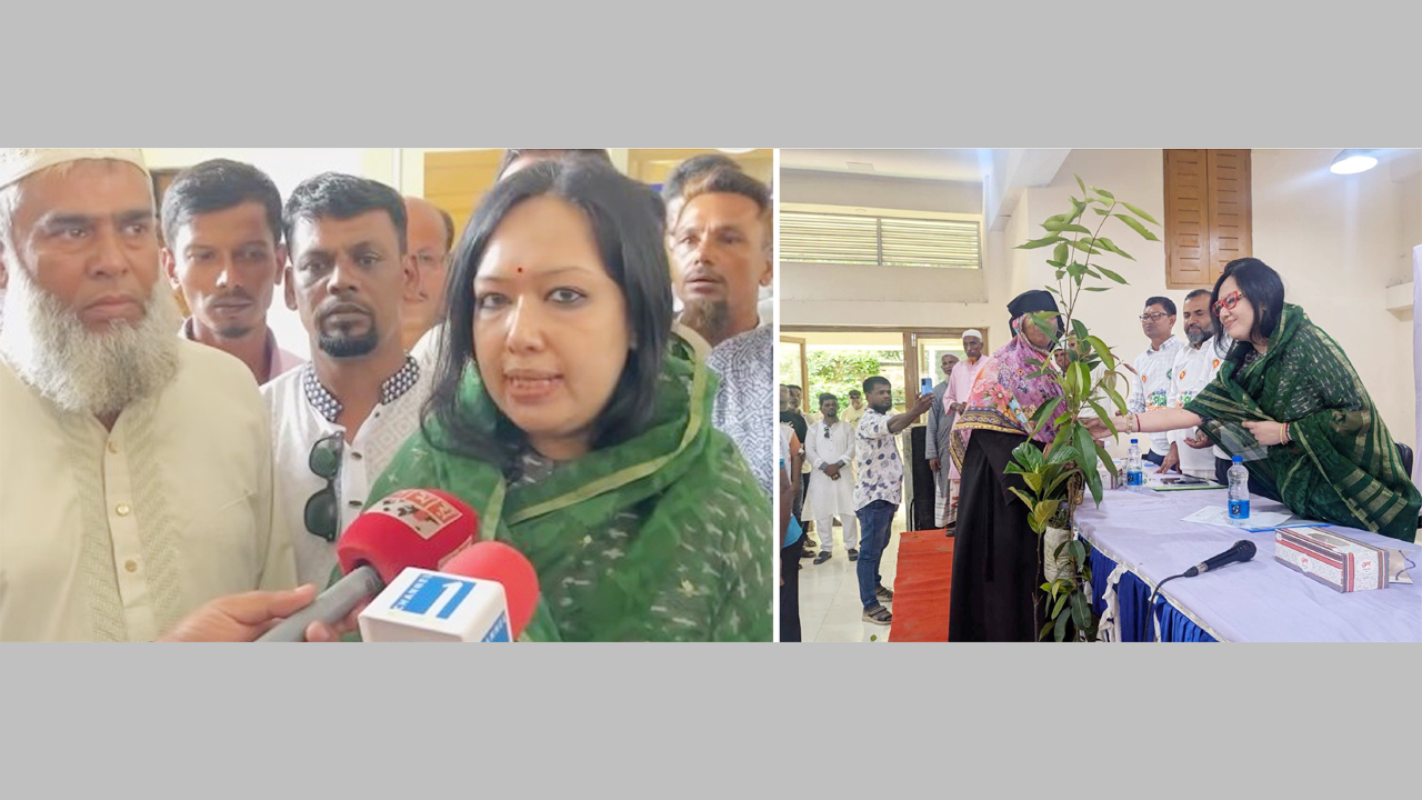 সাংবাদিকদের সাথে কথা বলছেন রুমিন ফারহানা, (ডানে) গাছের চারা বিতরণ