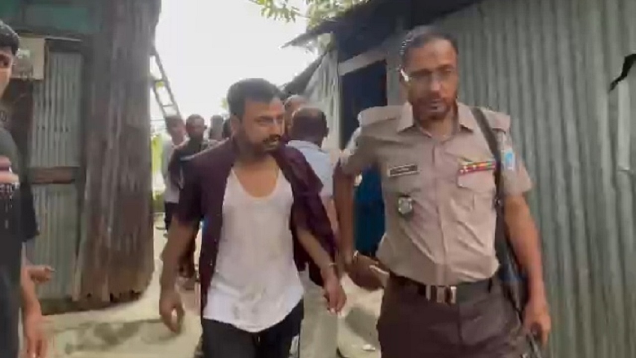 চাঁদপুরে ইয়াবা সেবনের সময় আটক ৩ যুবককে গণধোলাই, পুলিশে সোপর্দ