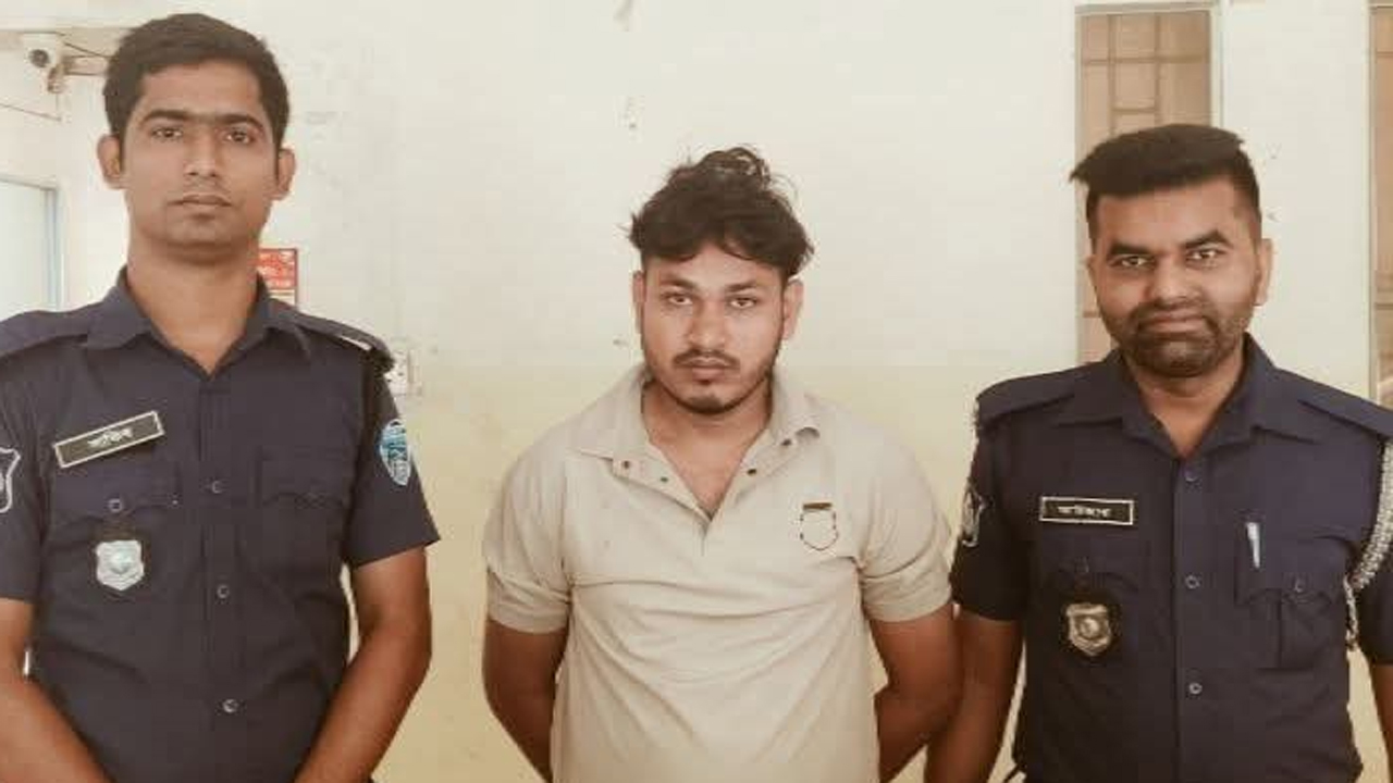 চকরিয়া বিদ্যুৎ অফিসে ডাকাতির আসামি নুরু গ্রেফতার