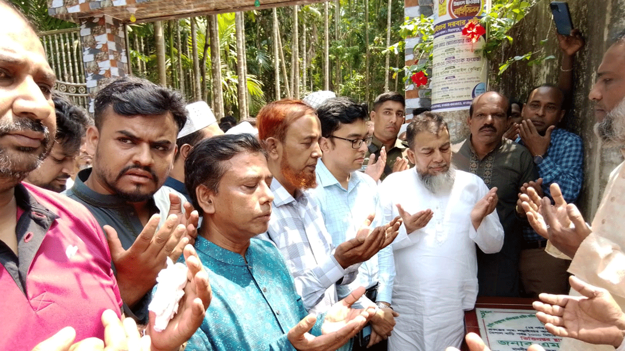 সড়কের ভিত্তিপ্রস্তর স্থাপন উদ্বোধন