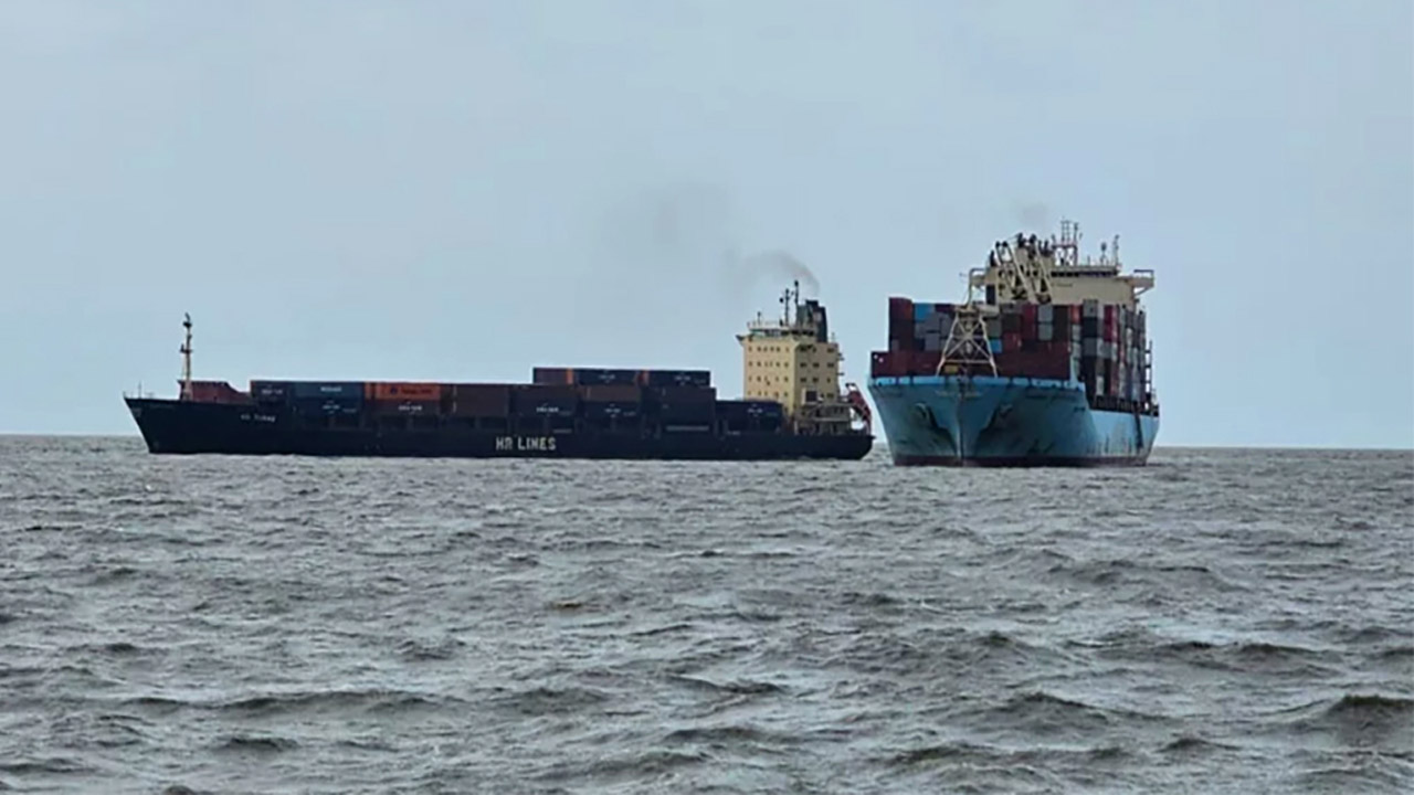 ১১ দিনে ৫ জাহাজ দুর্ঘটনা : চট্টগ্রাম বন্দরের ব্যবস্থাপনা নিয়ে প্রশ্ন