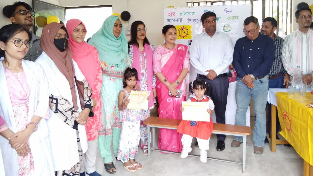 হাম-রুবেলা টিকাদান কর্মসূচি উদ্বোধনকালে