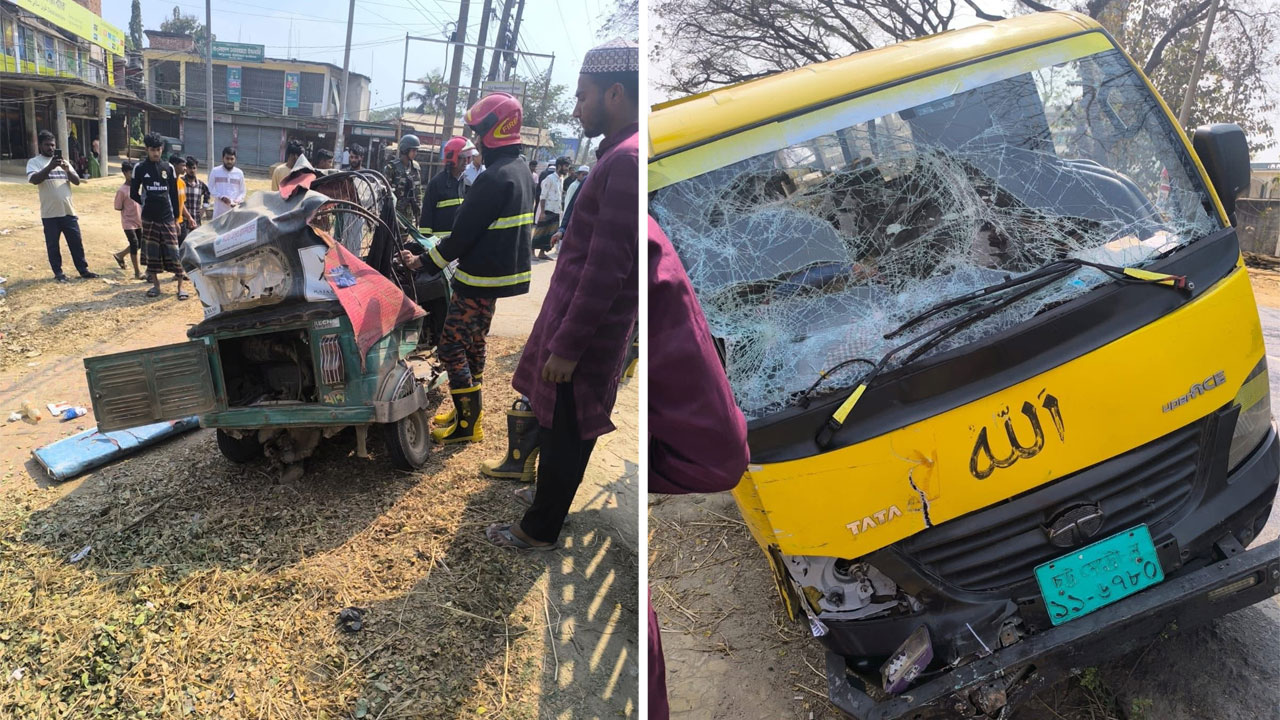 মুখোমুখি সংঘর্ষে দুই গাড়ির ভয়াবহ অবস্থা