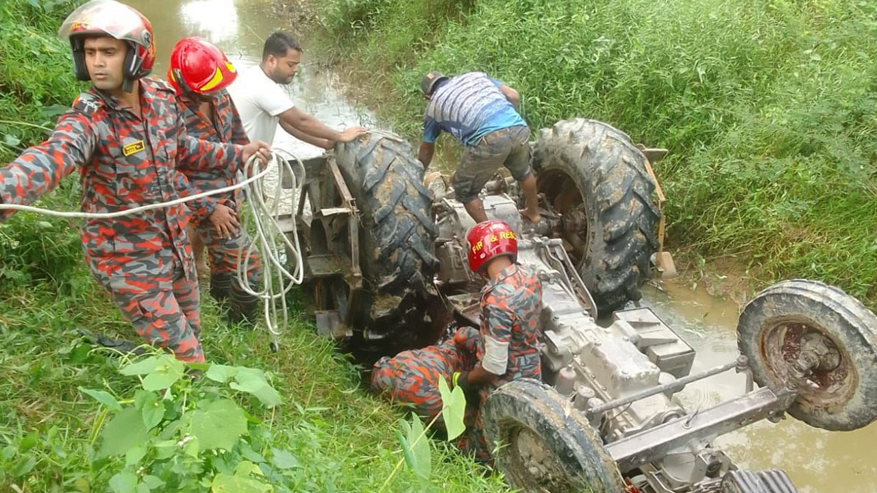 চৌদ্দগ্রামে ট্রাক্টর উল্টে এক কিশোর নিহত হয়েছেন