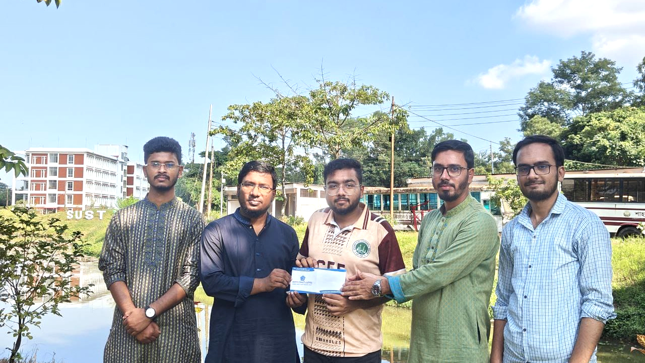 শিক্ষার্থীদের চেক হস্তান্তর করল শাবিপ্রবি ছাত্রশিবির