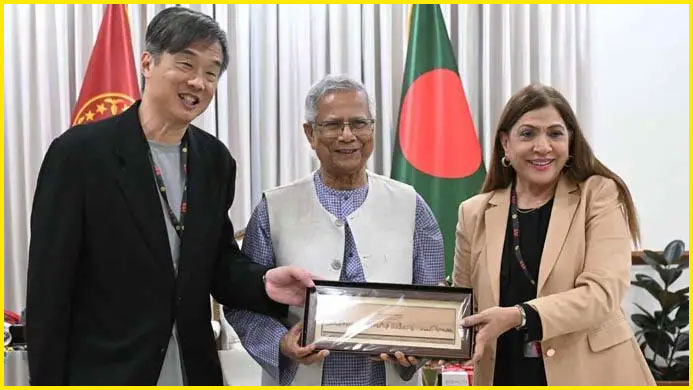 সিঙ্গাপুরের ক্যানসার বিশেষজ্ঞ প্রফেসর তো হান চংয়ের সাথে এক বৈঠকে প্রধান উপদেষ্টা এই আহ্বান জানান