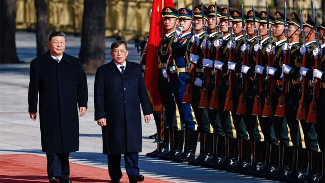 চীনা প্রেসিডেন্ট শি জিনপিংয়ের সাথে থাই রাজা রাজা মহা ভাজিরালংকর্ন