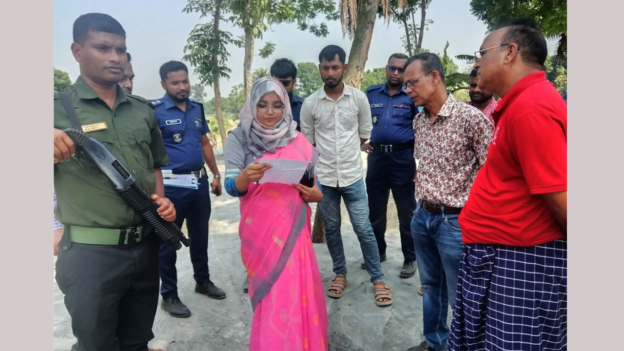 চৌগাছায় কপোতাক্ষ নদের পাড় কাটার দায়ে জরিমানা