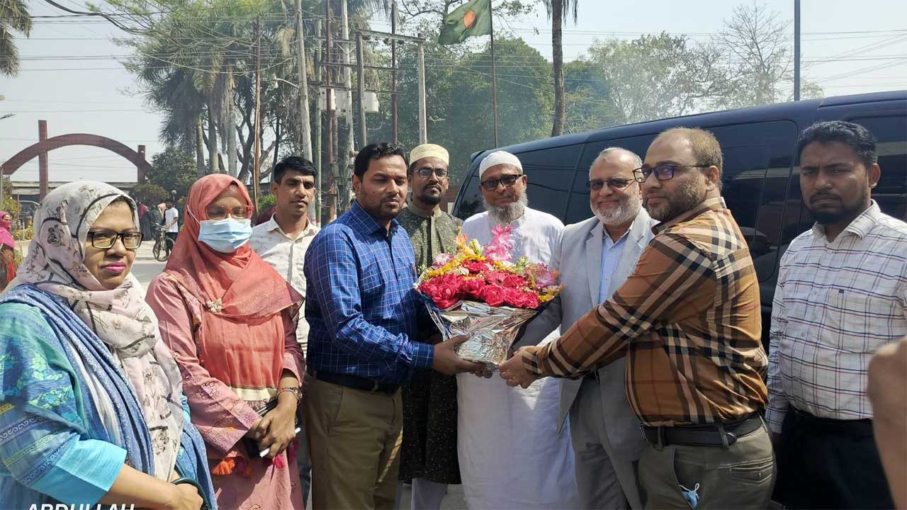 চৌগাছায় নবনির্বাচিত সংসদ সদস্য ডা.  মোসলেহ উদ্দীন ফরিদ ফুলেল  শুভেচ্ছা জানানো হয়