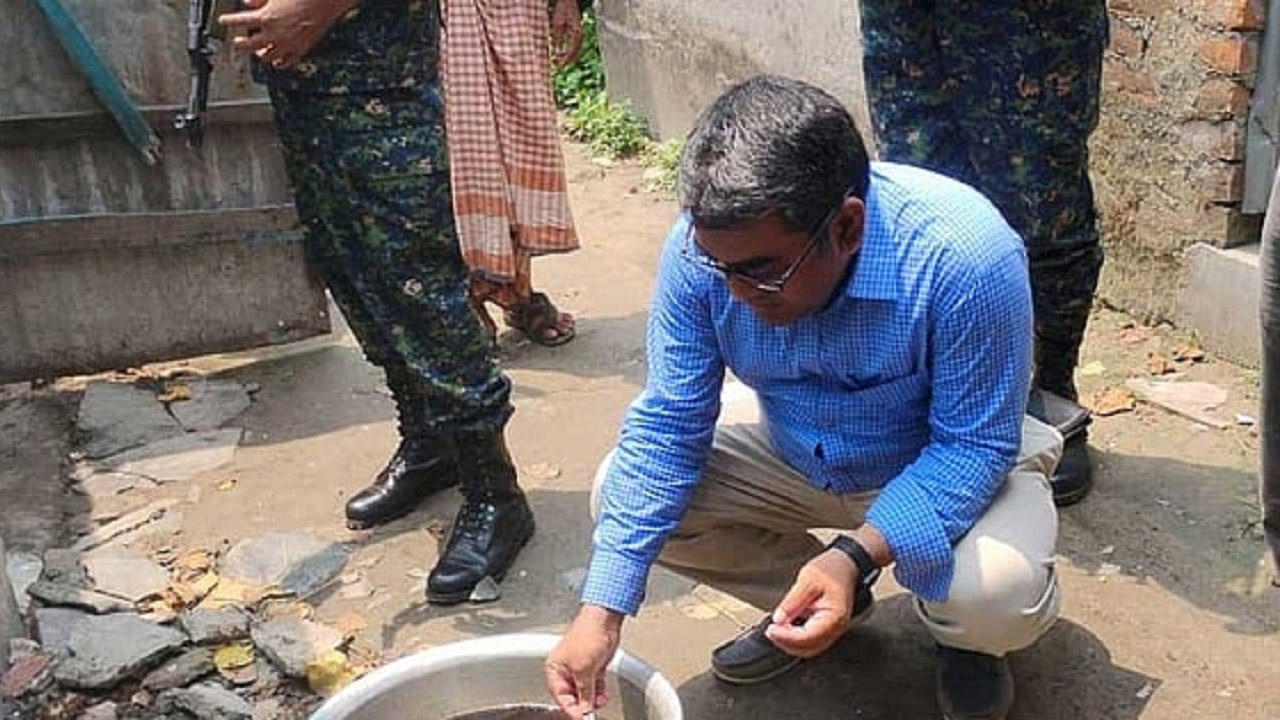 চুয়াডাঙ্গায় অপরিচ্ছন্নতা ও অবৈধ লোগো ব্যবহার