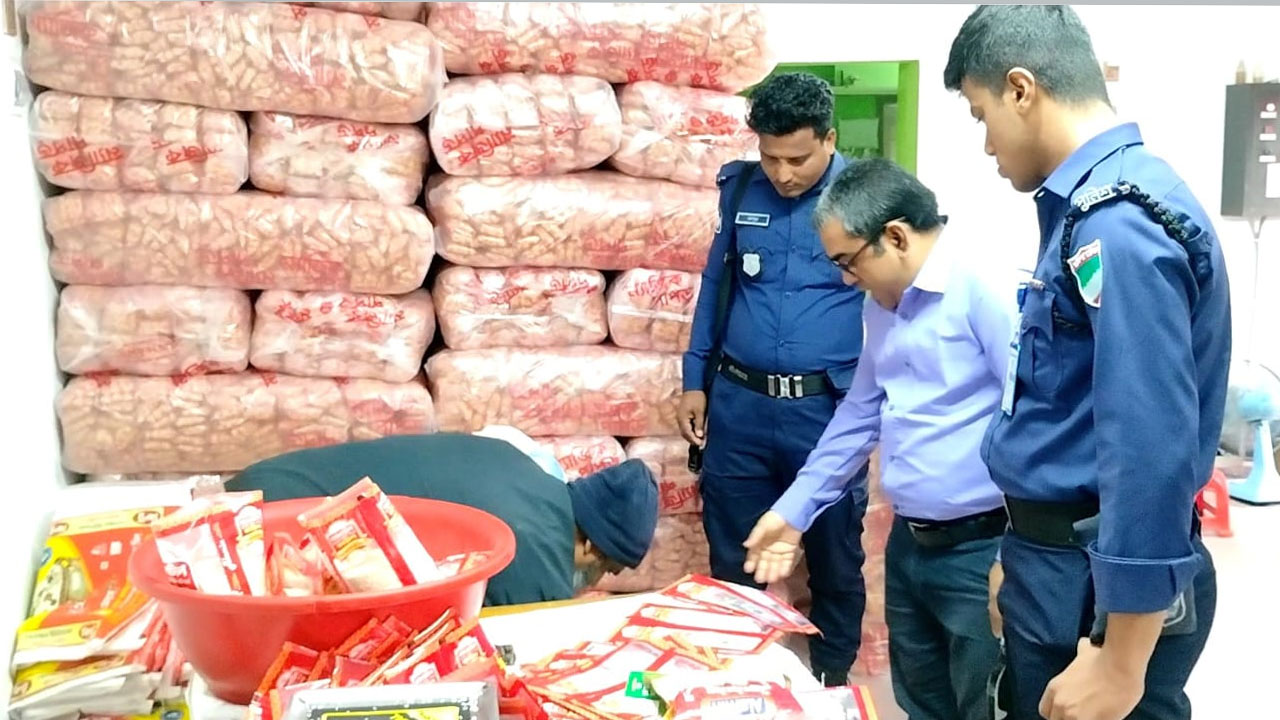 দামুড়হুদায় জাতীয় ভোক্তা অধিকার সংরক্ষণ অধিদফতরের অভিযান