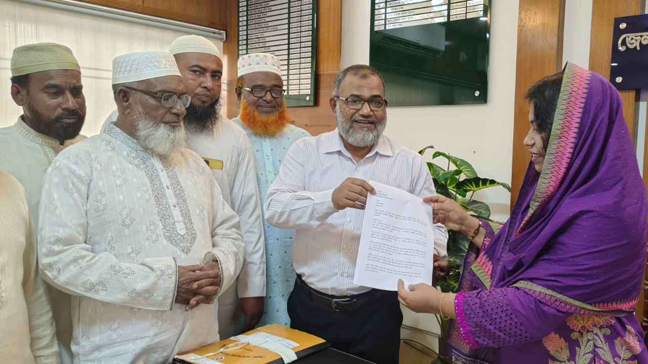 ১১ দলীয় ঐক্যের স্মারকলিপি প্রদান
