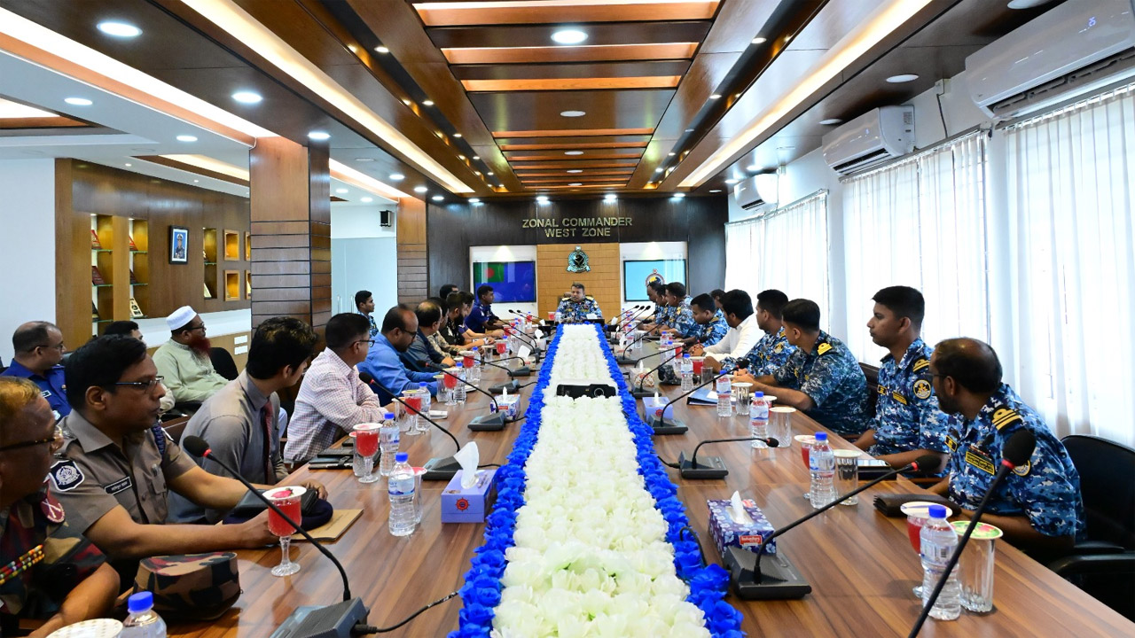 মংলায় কোস্ট গার্ডের সমন্বয় সভা অনুষ্ঠিত