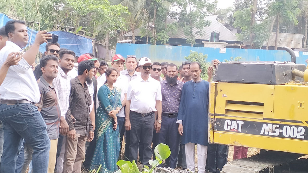 কুমিল্লায় খাল খনন কর্মসূচির উদ্বোধন