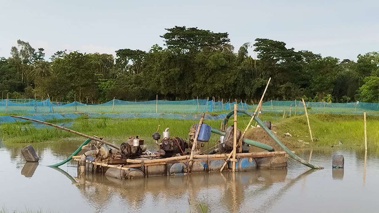 কুমিল্লায় অবৈধ মাটি কাটার বিরুদ্ধে অভিযান