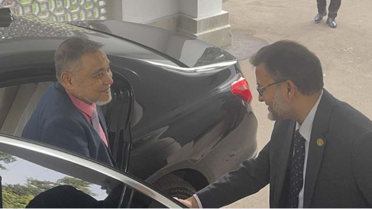 প্রধান বিচারপতির সাথে সাক্ষাৎ করতে প্রধান নির্বাচন কমিশনার সুপ্রিম কোর্টে যান