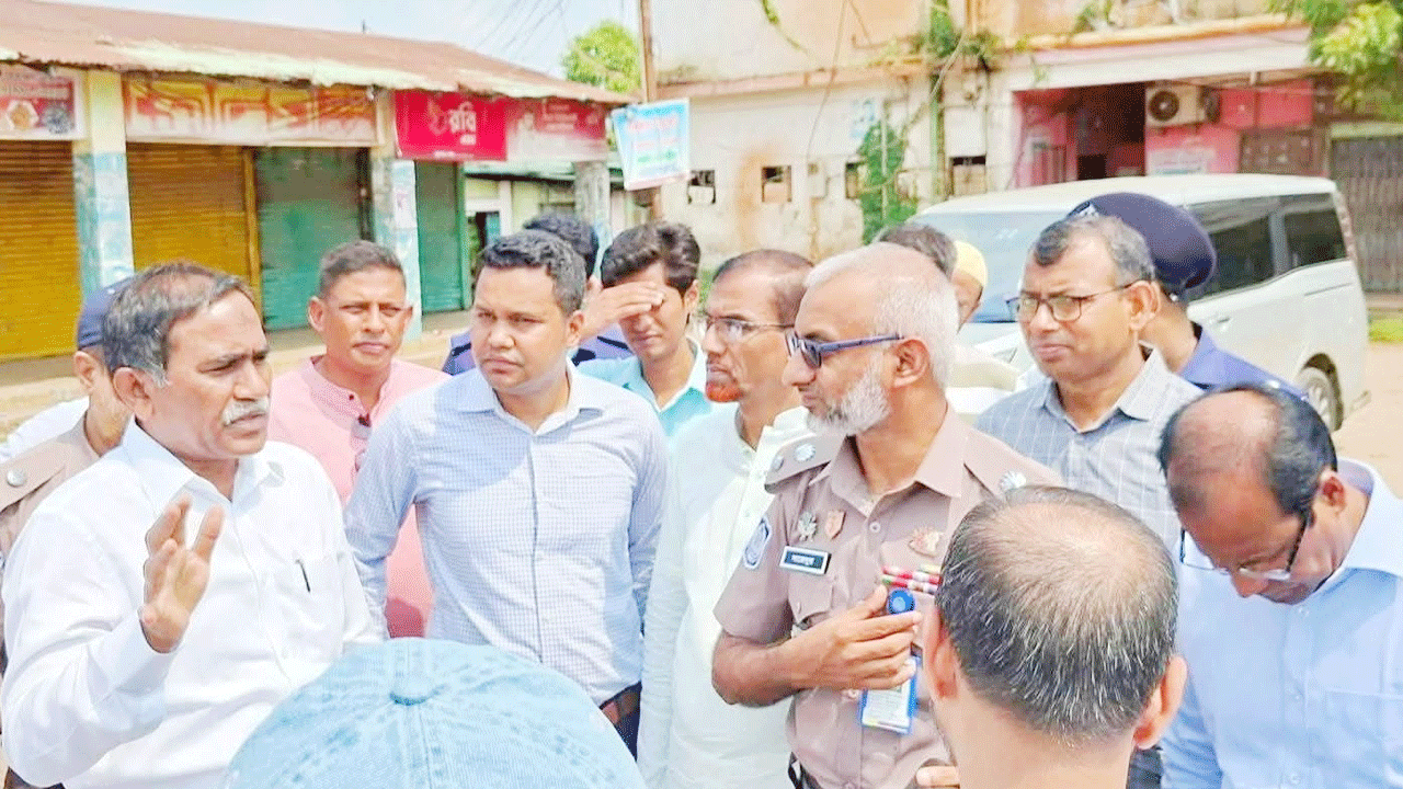 প্রধানমন্ত্রীর আগমনকে ঘিরে নির্ধারিত ভেন্যু পরিদর্শনে স্বরাষ্ট্র মন্ত্রণালয়ের সিনিয়র সচিব