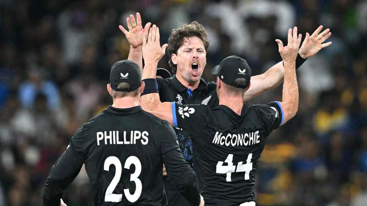 ৭ উইকেটে ১৬৮ রান তুলে নেয় নিউজিল্যান্ড