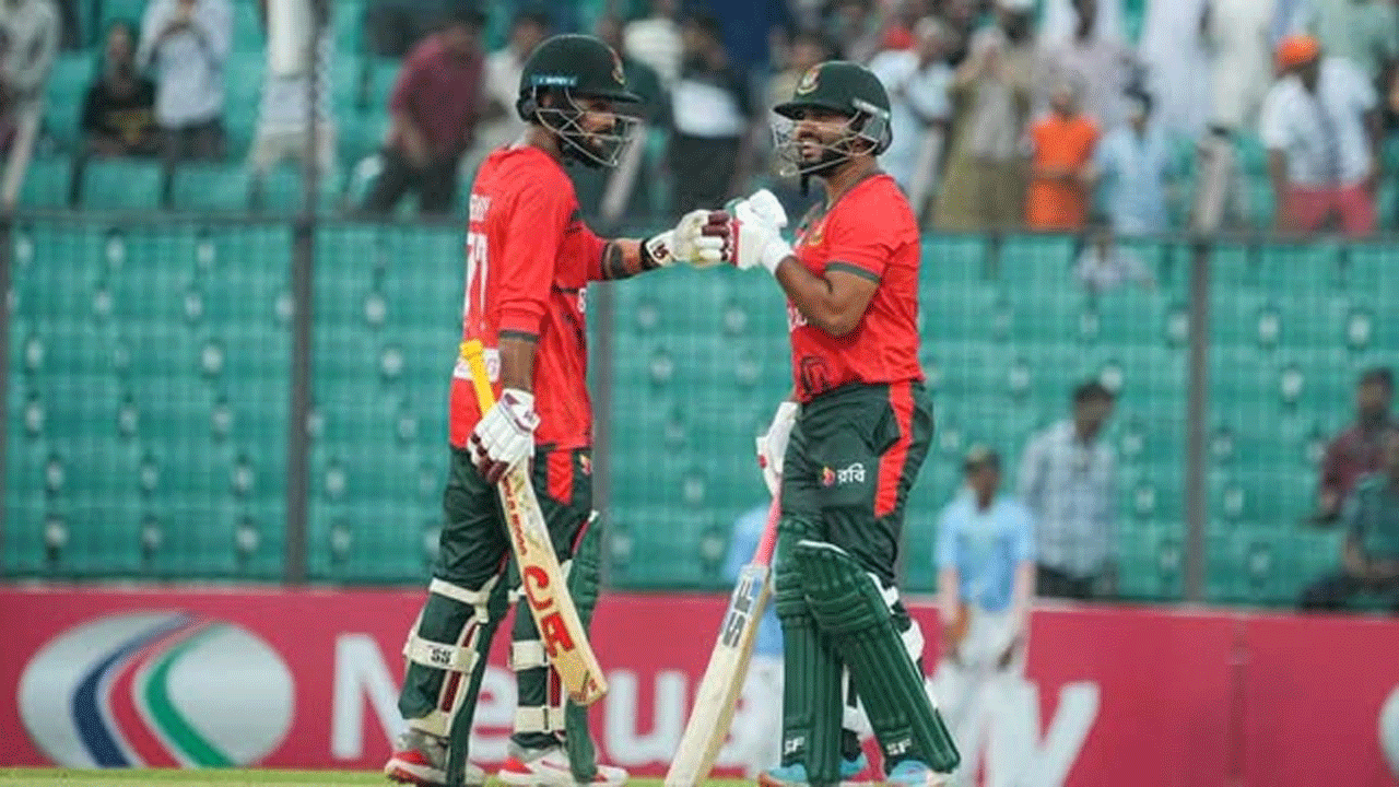 আগ্রাসী ব্যাটিংয়ে টাইগাররা