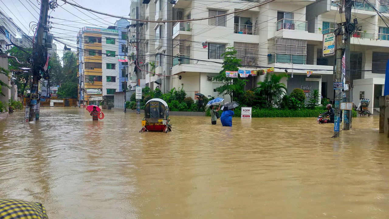 চট্টগ্রাম নগরীর কাতালগঞ্জ এলাকার দৃশ্য