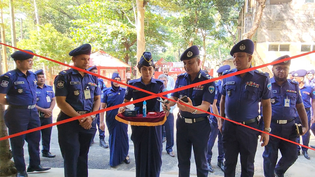 বান্দরবান পুলিশ লাইনে জিমনেসিয়াম ও পুলিশ সহায়তা বক্স উদ্বোধন