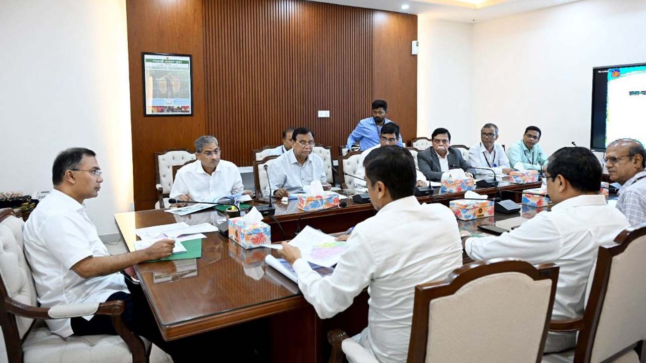 সচিবালয়ের প্রধানমন্ত্রী তারেক রহমানের সভাপতিত্বে ডিএনডি বাঁধবিষয়ক সভা অনুষ্ঠিত