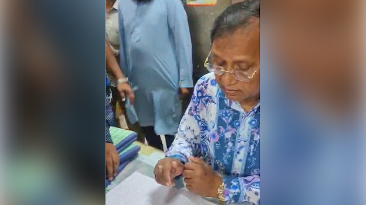 খিলগাঁও আঞ্চলিক কার্যালয় পরিদর্শনে বীর মুক্তিযোদ্ধা মো: আবদুস সালাম