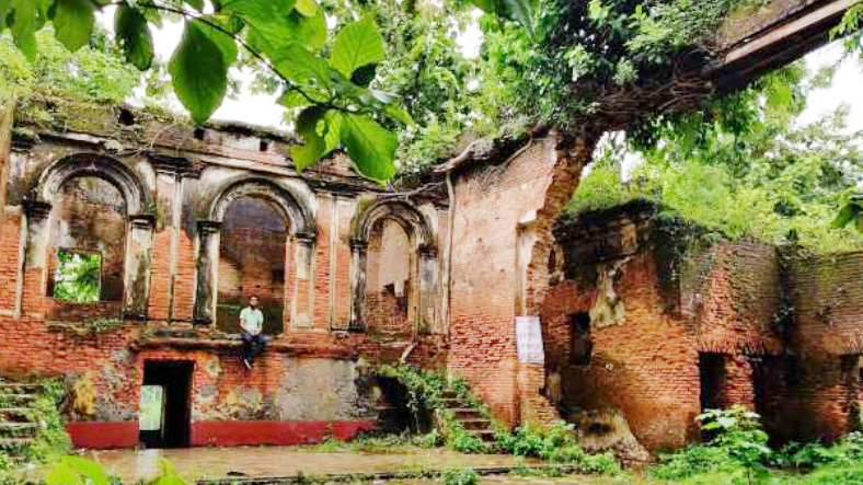 দালাল বাজার জমিদার বাড়ি