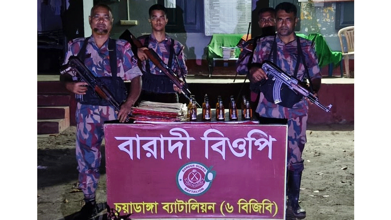 জব্দকৃত মালামালের একাংশ