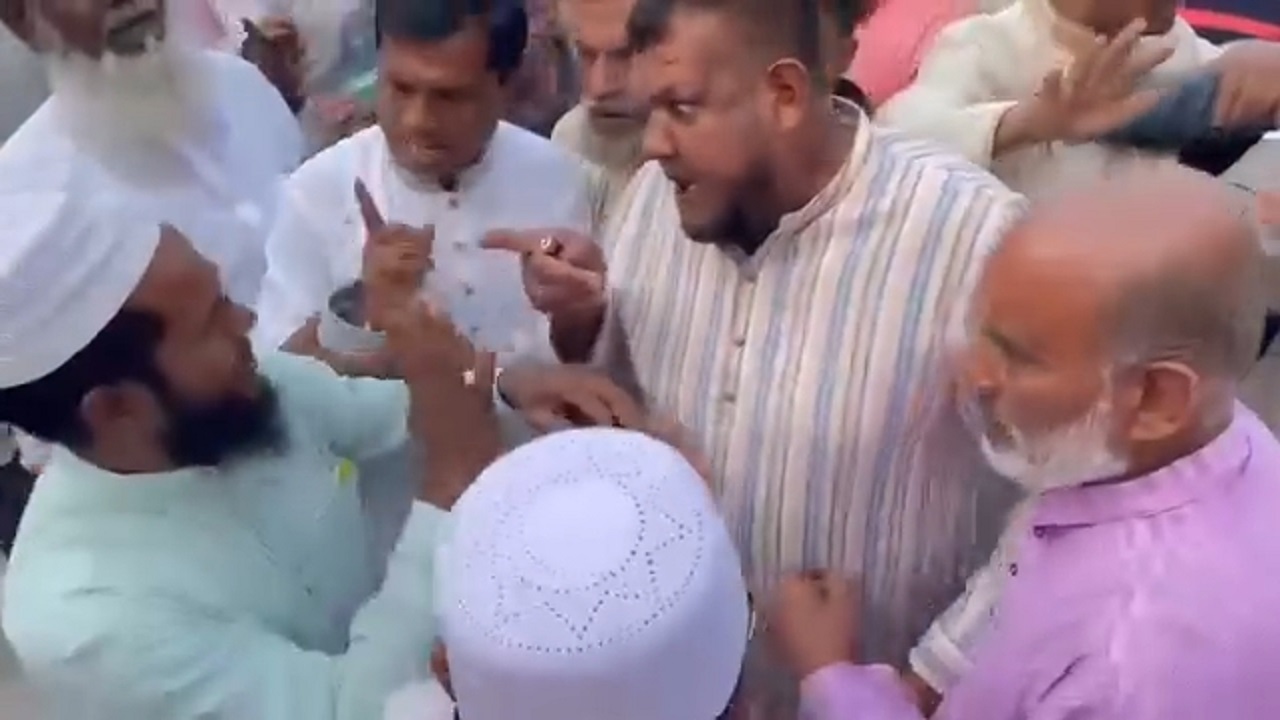 স্বাধীনতার ঘোষকের নাম ঘিরে উত্তেজনা, দামুড়হুদায় জামায়াত নেতাকে ‘খেয়ে ফেলার’ হুমকি