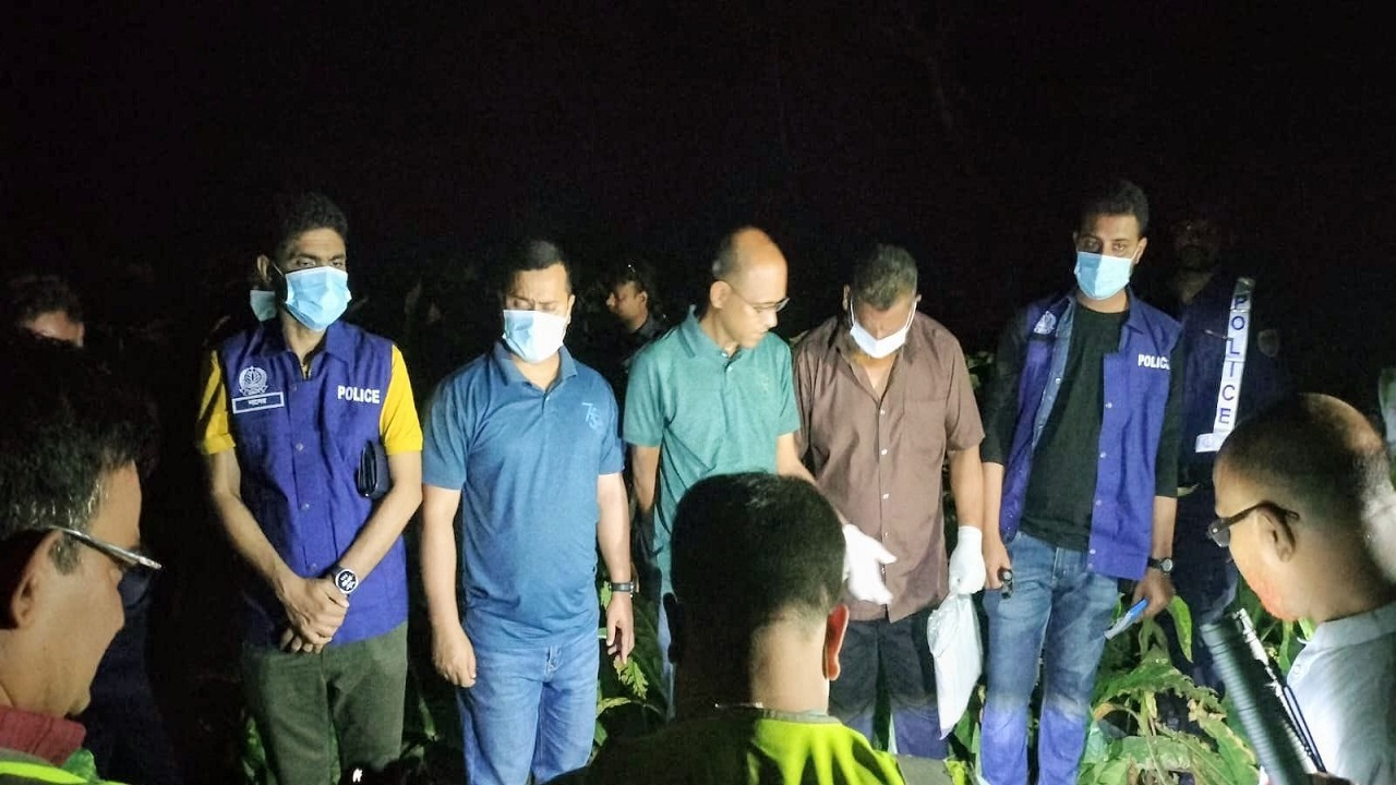 দামুড়হুদায় তামাক ক্ষেত থেকে নারীর হাত-পা বাধা লাশ উদ্ধার