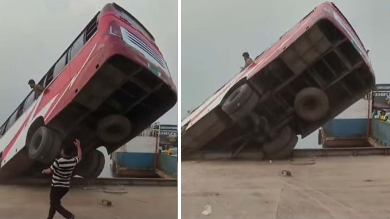 নদীতে পড়ে যাওয়ার সময় বাসটি