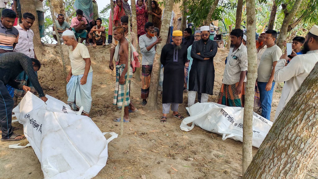 নিহতদের লাশ